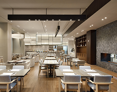 Dining & Bar